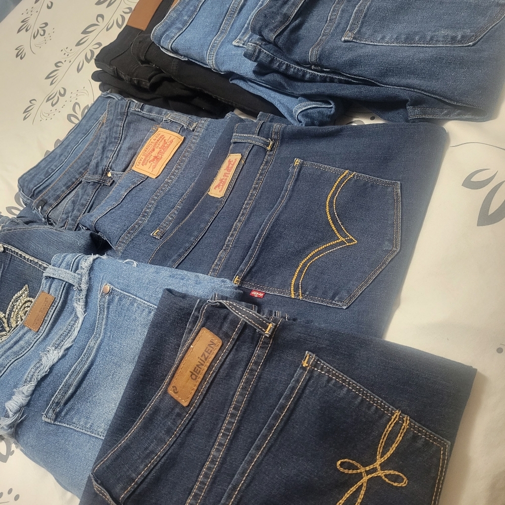 Womans Jeans - lot